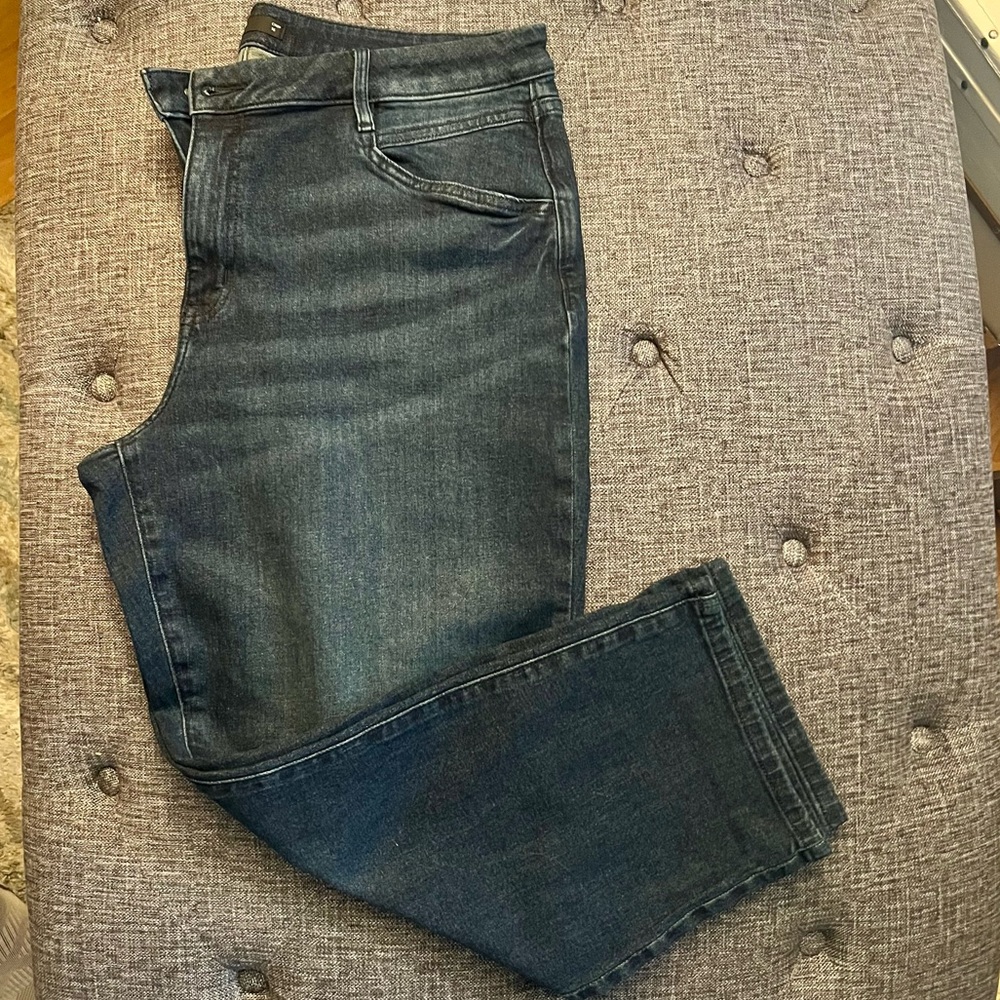 Simply Vera (Vera Wang) Crop Jeans, Dark blue rinse, size 33